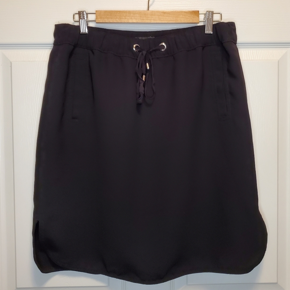 Ann Taylor Skirt with Pockets!